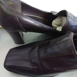 VILLAGER SHOES IN WOMEN, SZ 11M